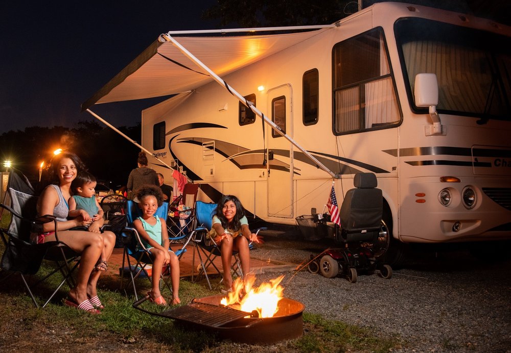 Family+Camping+with+RV+at+Baycity+Park