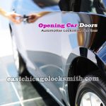 East-Chicago-locksmith-opening-car-doors