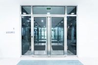 sm-door-aluminum-storefront-door